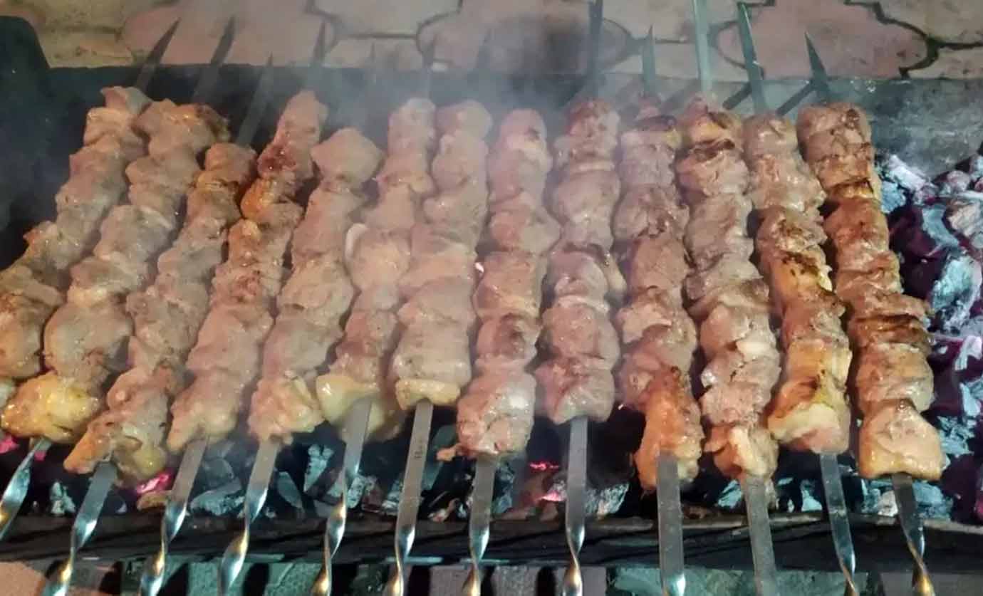 Выбор магазинного маринованного мяса для шашлыка из курицы, сравниваем